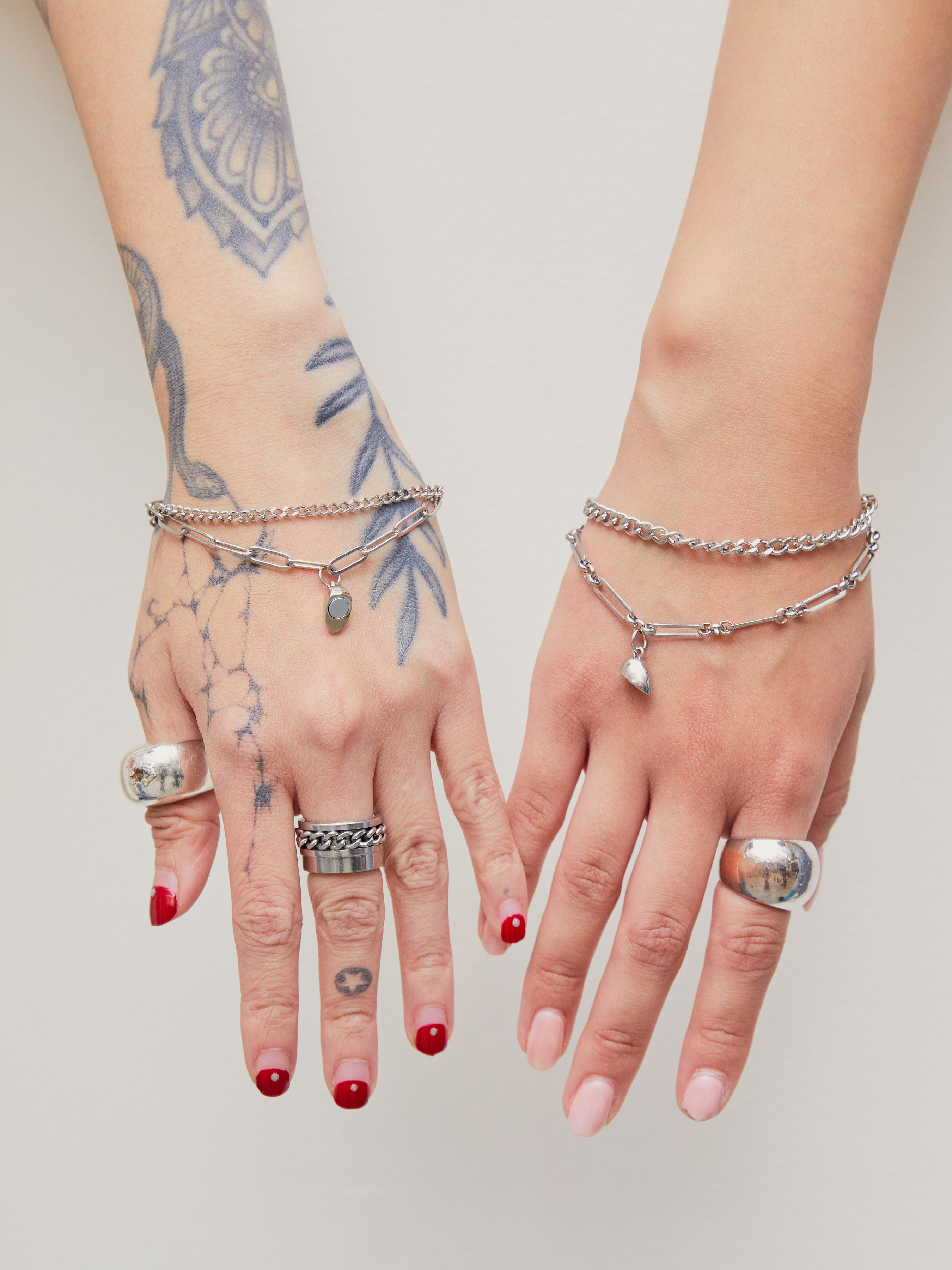 Yujinfu Fashion 2PCS Couple Chain Magnetic Heart Bracelet - China Jewelry  and Fashion Jewelry price | Made-in-China.com