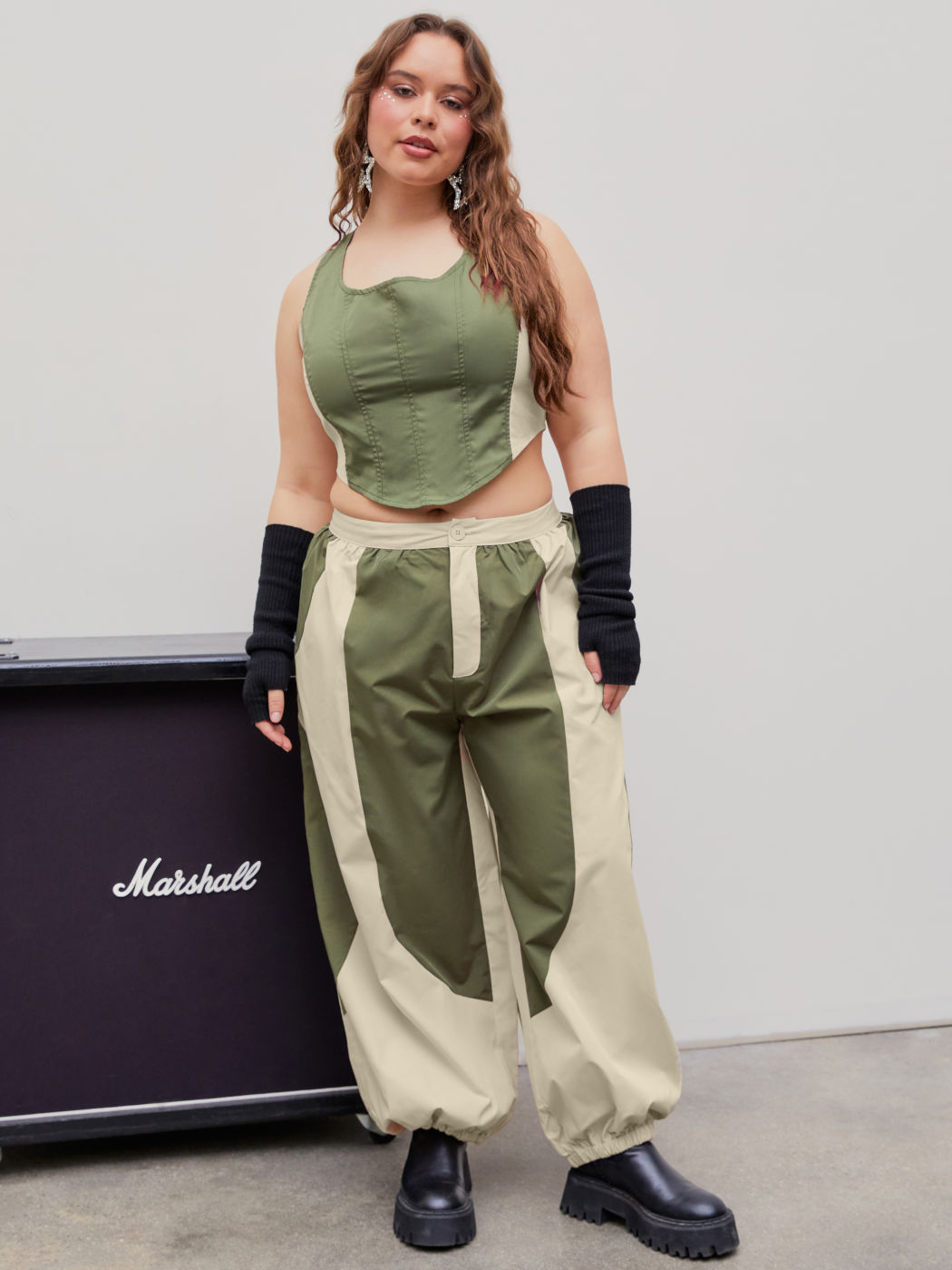 Pantaloni jogger  in tessuto patchy Curvy