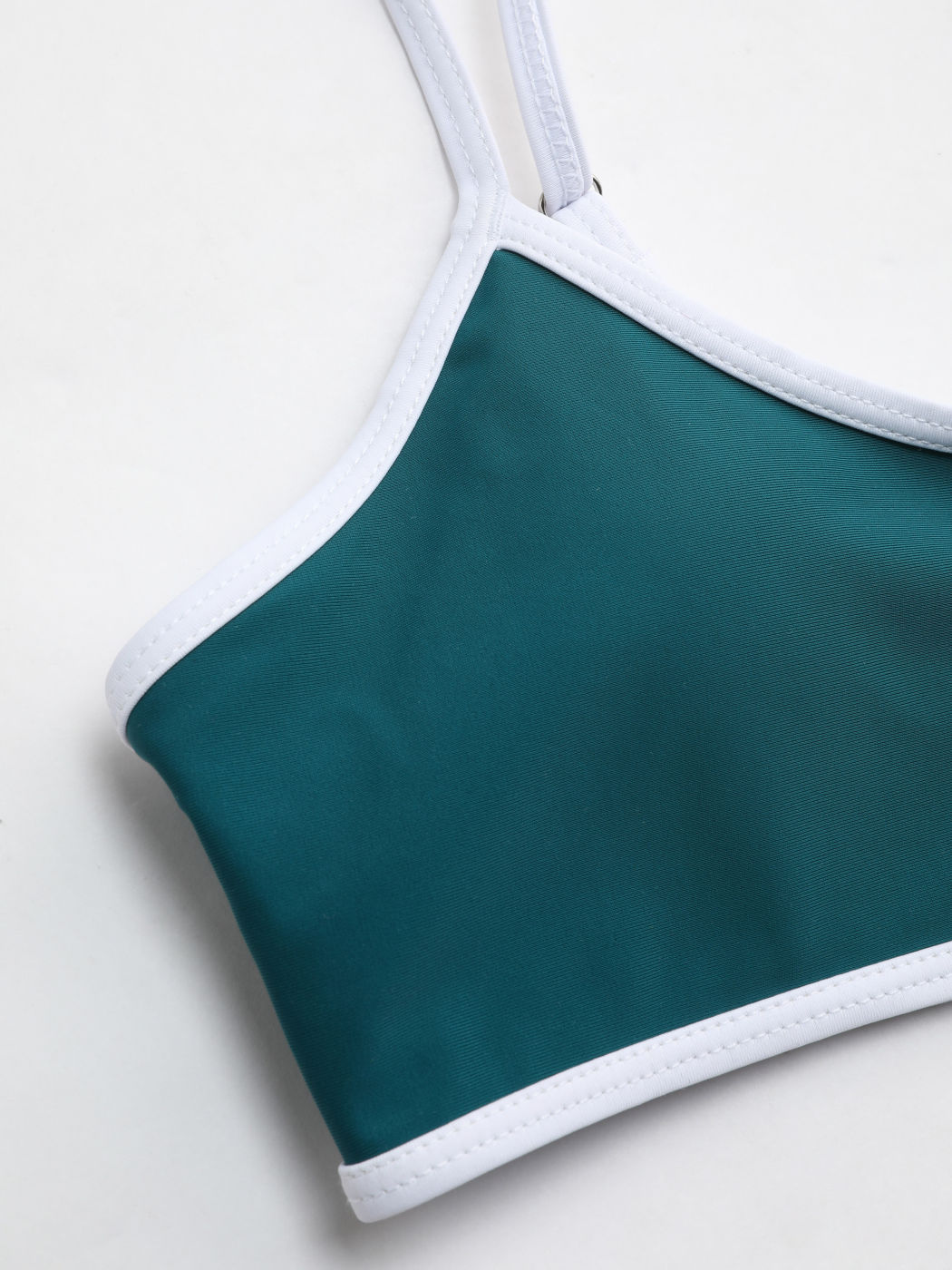 Contrasting Binding Bikini Swimsuit