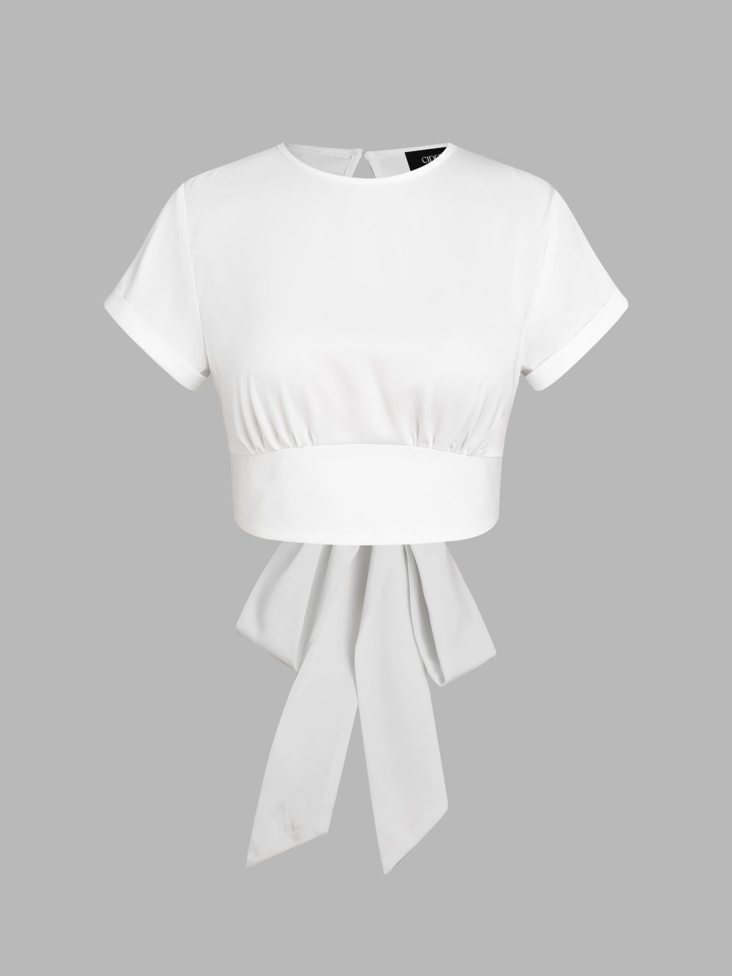 Geknotetes Crop-Top mit ausgeschnittenem Satin