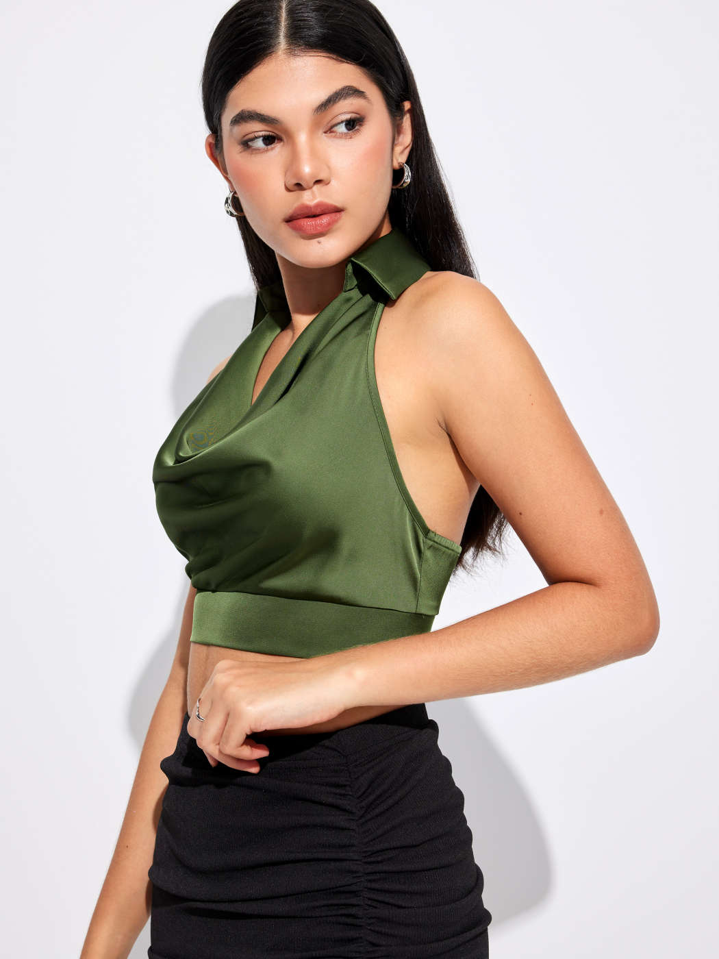Satin Satin Trägerloses Crop Top mit Wasserfallausschnitt For