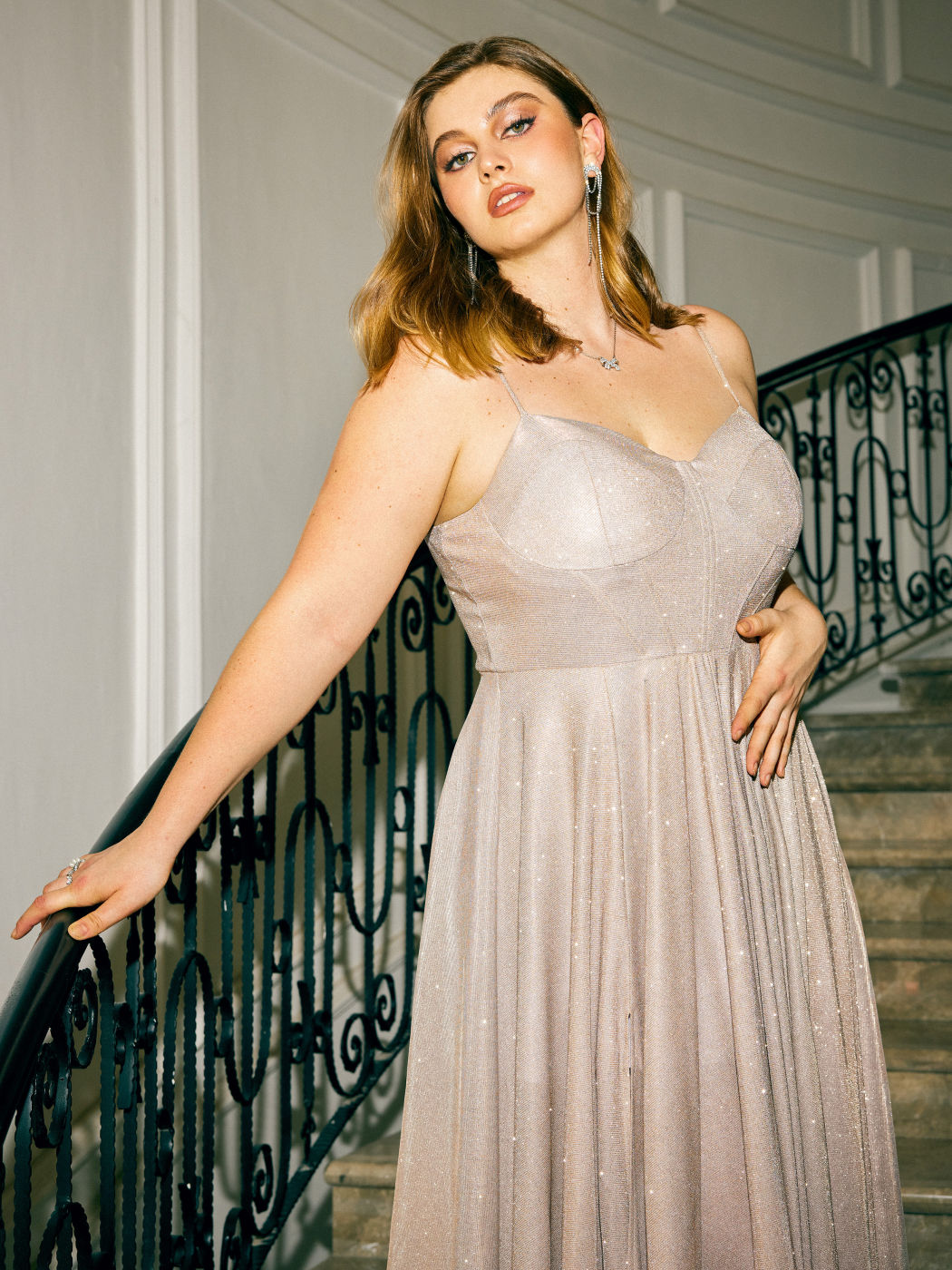 Maxikleid mit Herzmuster und Rüschen aus Seide Kurve & Plus