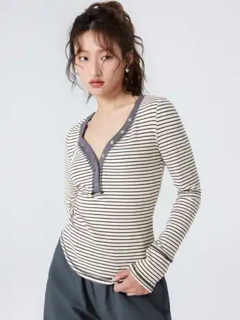 Stripe V-neck Long Sleeve Top