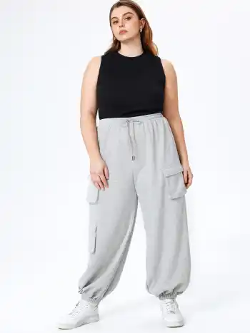 Solid Cargo-Jogginghose mit mittlerer Taille Kurve & Plus