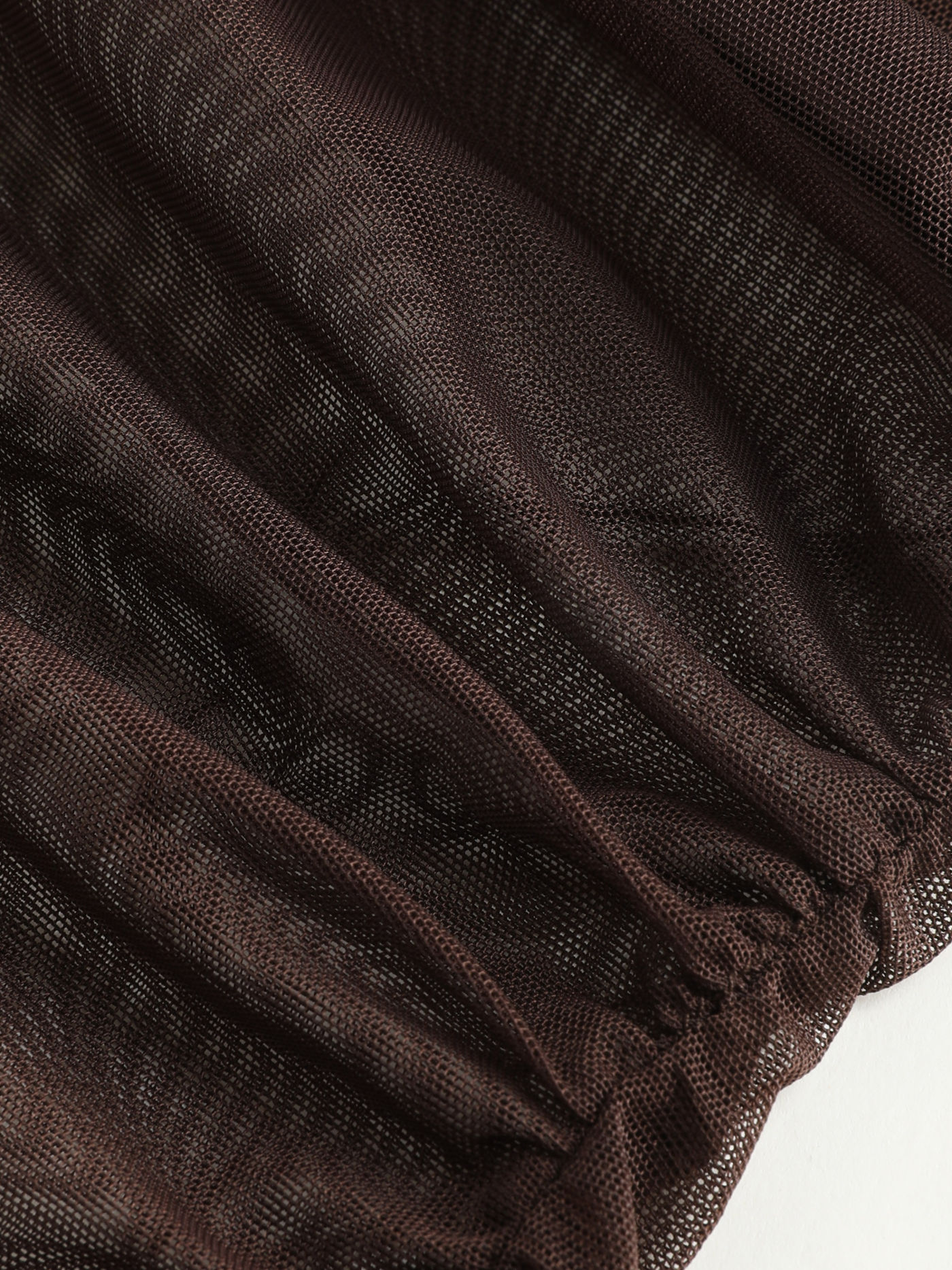 Transparentes Maxikleid mit quadratischem Ausschnitt
