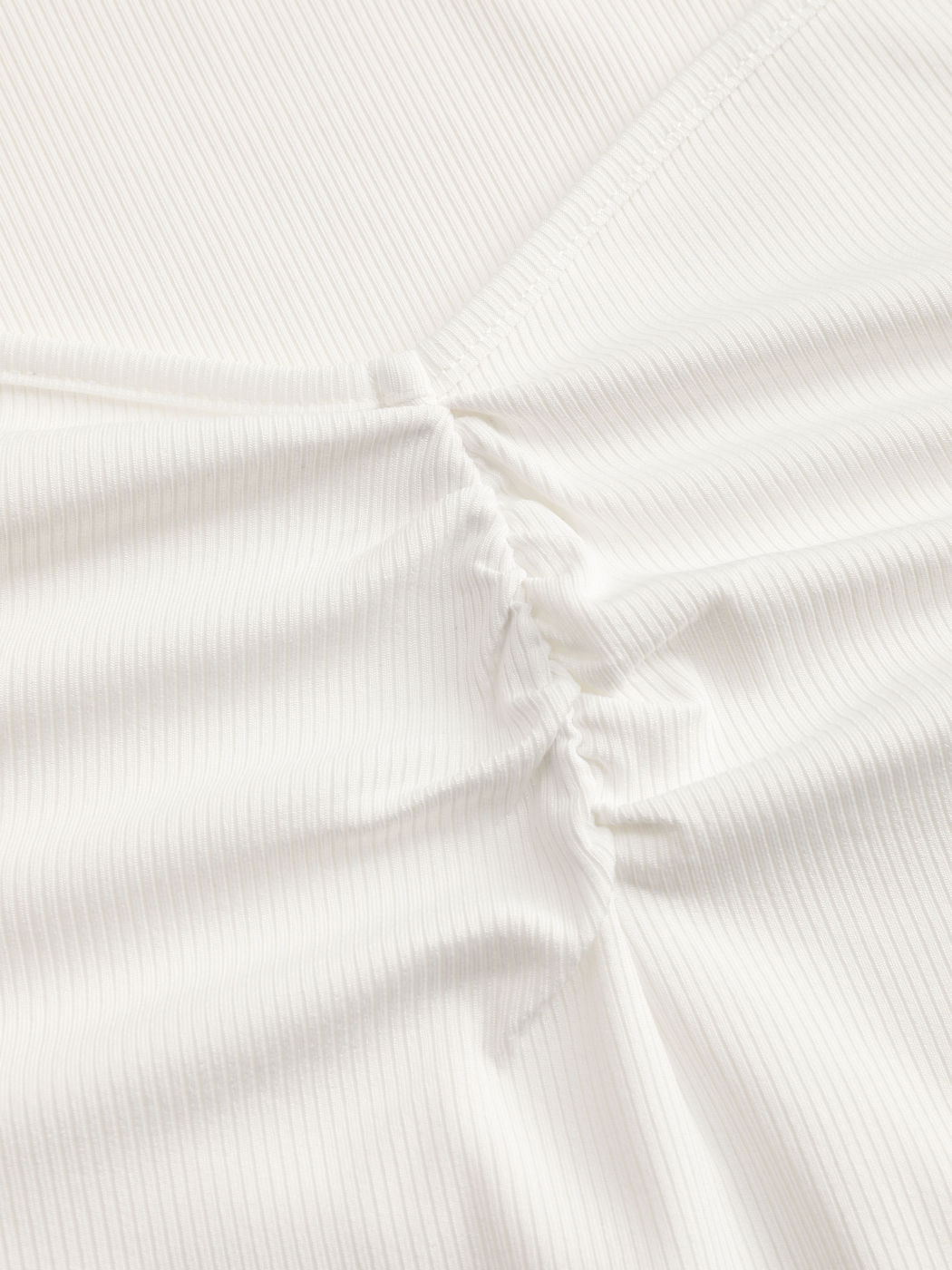 V-neck Ruched Crop Tee Curve & Plus