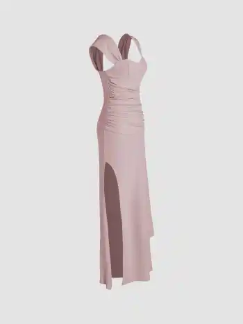 Robe longue en satin à décolleté cœur et fente ruche