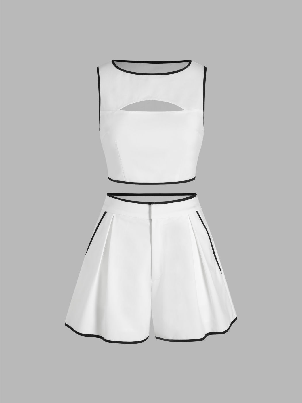  Ausgeschnittenes Oberteil mit kontrastierendem Besatz & Shorts Set mit Rüschenabschluss