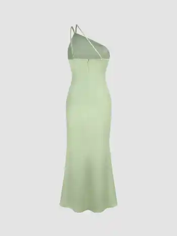 Asymmetrisches Metallic-Rüschen-Maxikleid