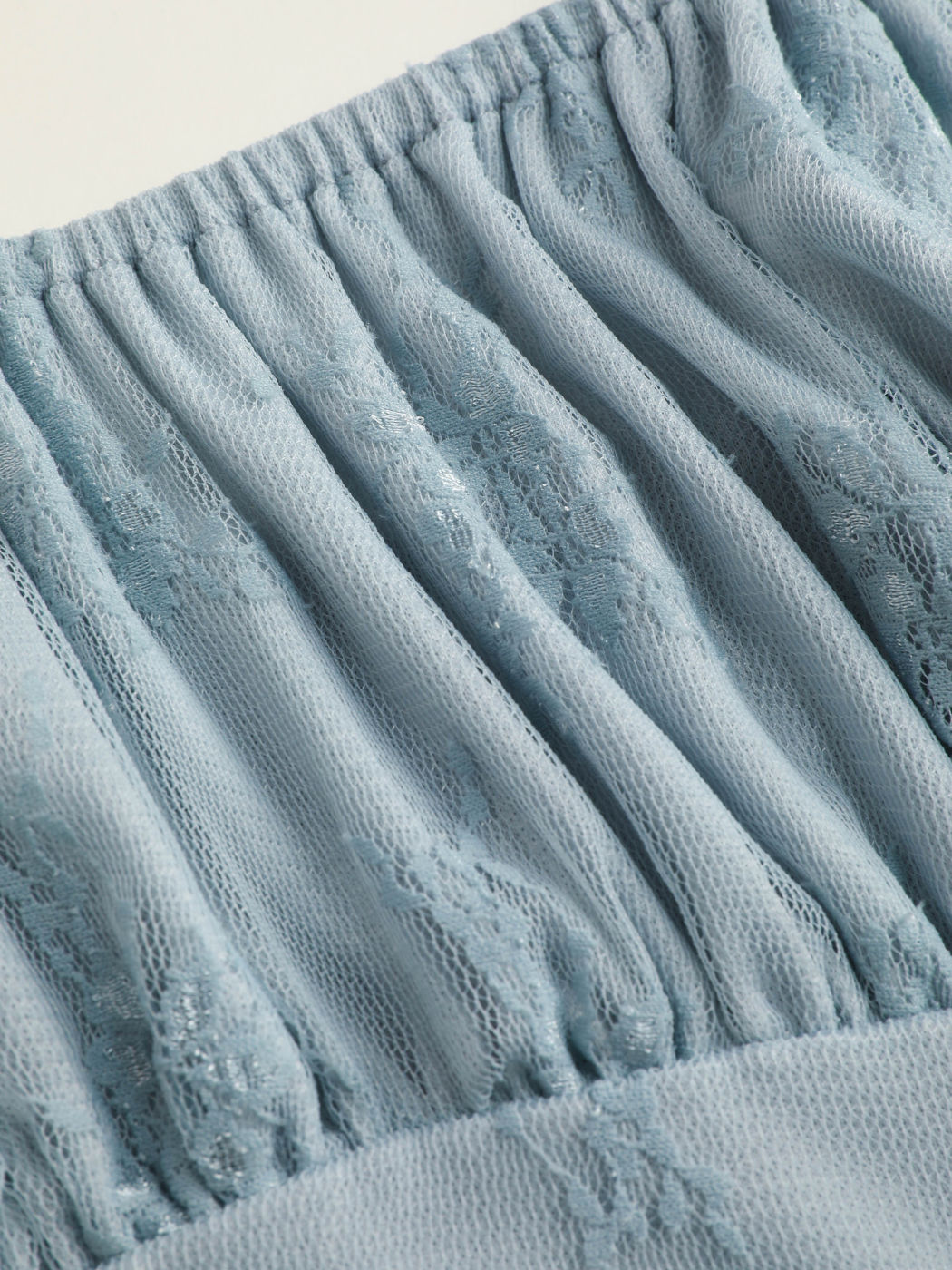  Spitzenblumen Rüschen Saum Minikleid