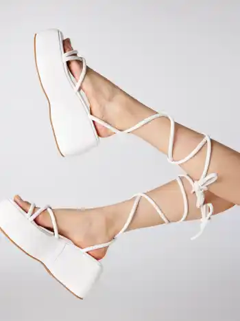  PU-Plattform Kreuz Mehrfachriemen Sandalen