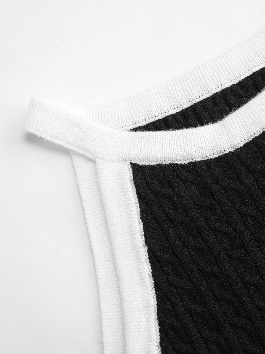 Strick-Tanktop mit kontrastierendem Rand
