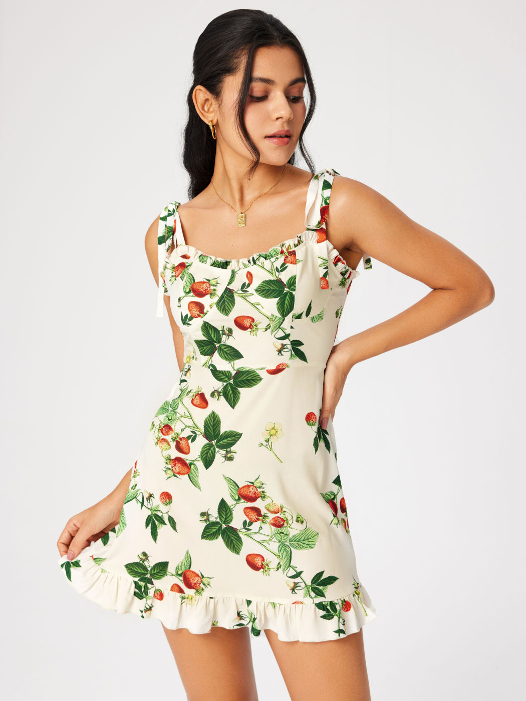 Erdbeer-Minikleid mit Rüschensaum