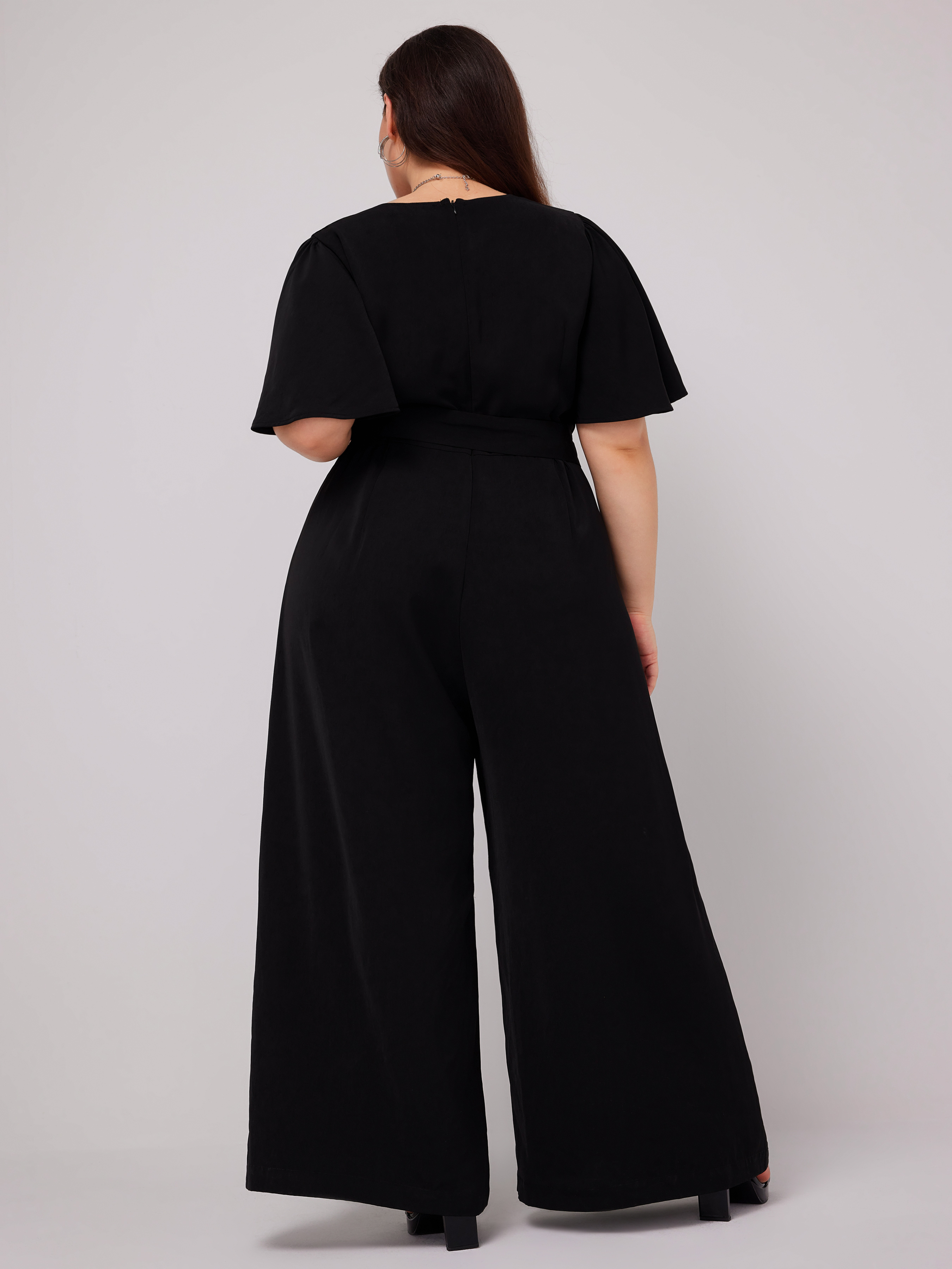 Woven V-neck Wide Leg Jumpsuit With Belt Curve & Plus For