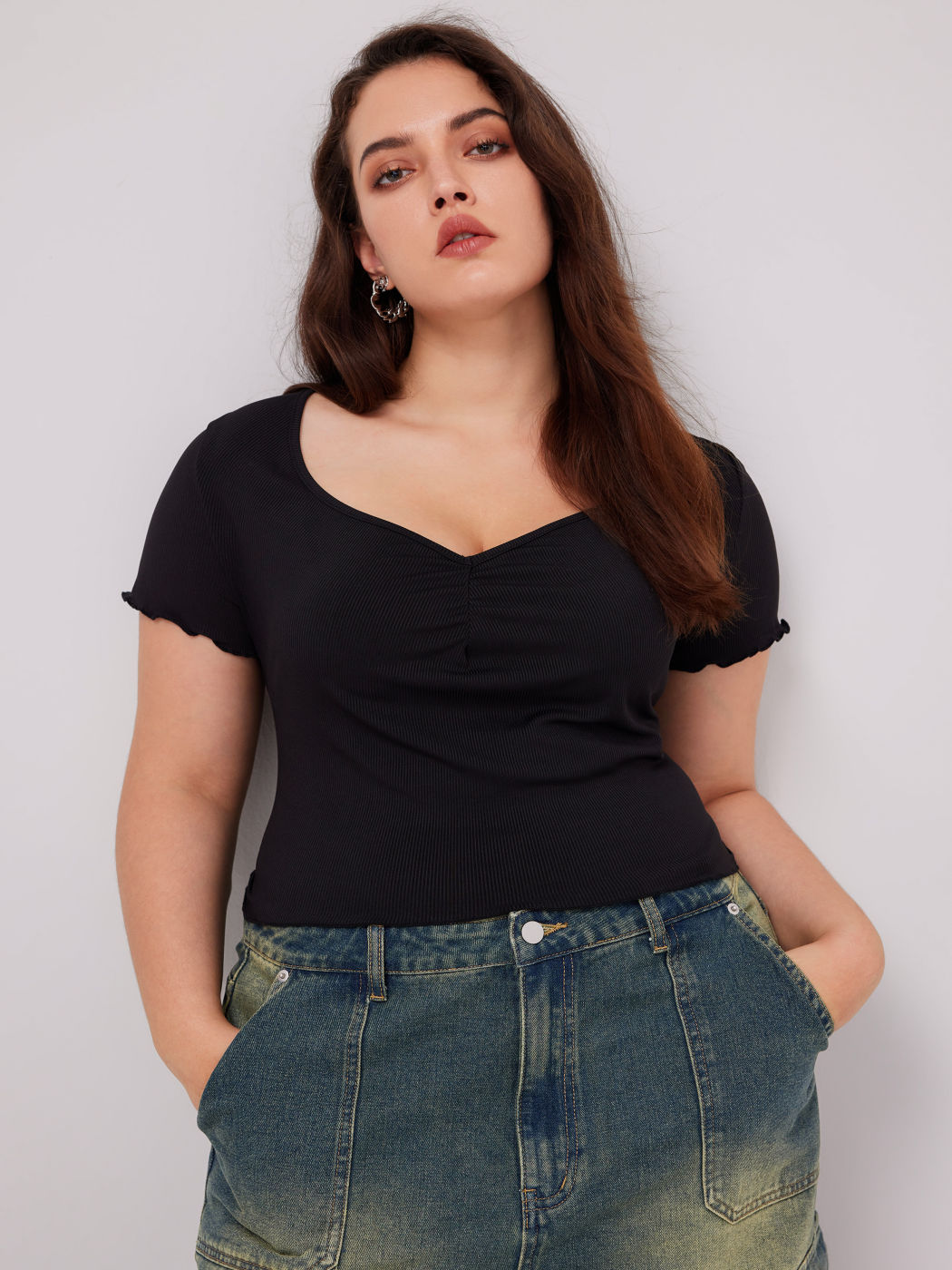 V-Ausschnitt Rüschen Crop Tee Kurve & Plus