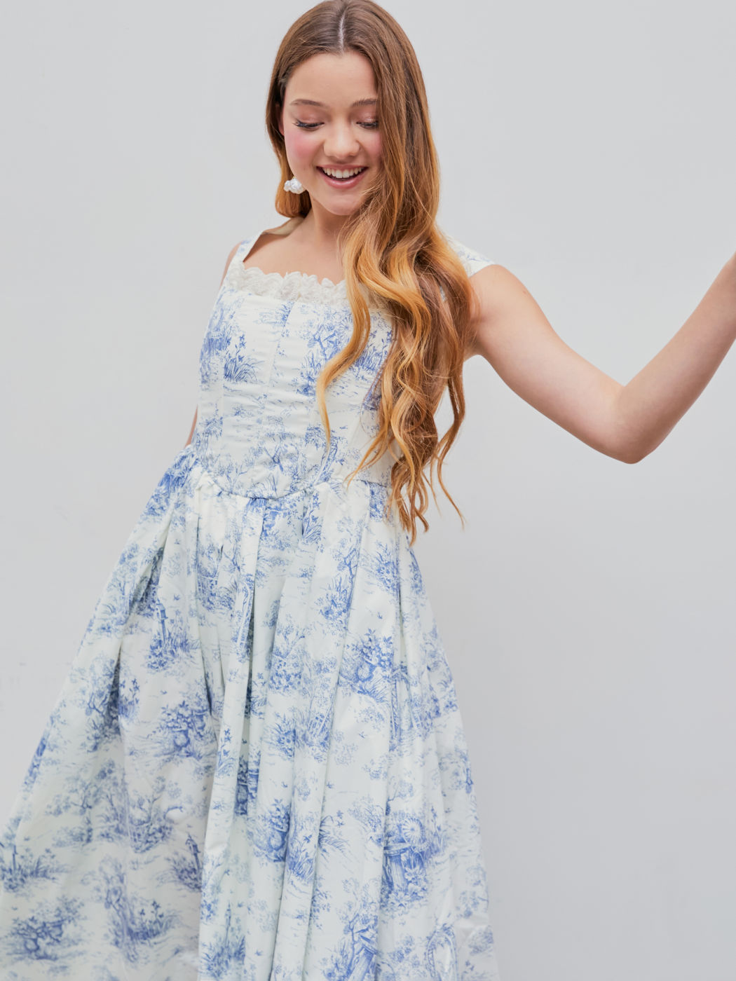 Toile de Jouy Maxikleid mit Rüschen
