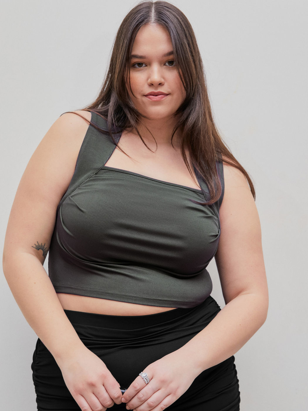 gerüschtes Crop-Top mit eckigem Ausschnitt Kurve & Plus
