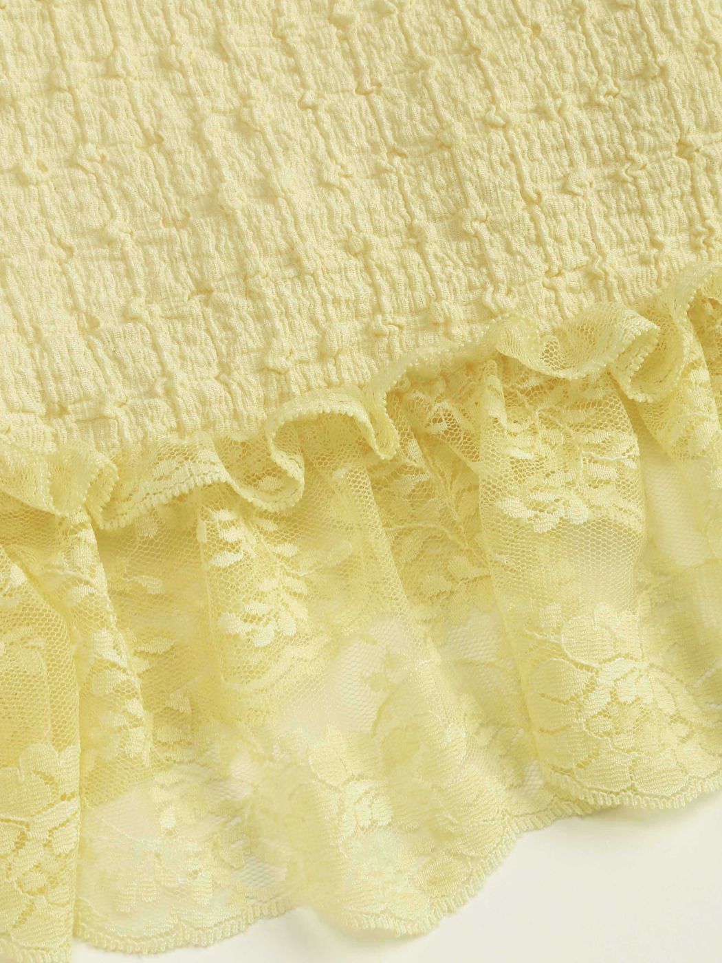  Top Corto con Volante en el Dobladillo de Textura Floral