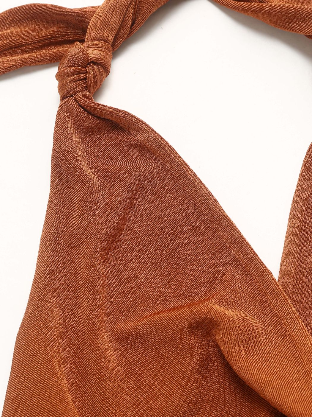 Jumpsuit mit Twist-Neckholder und V-Ausschnitt
