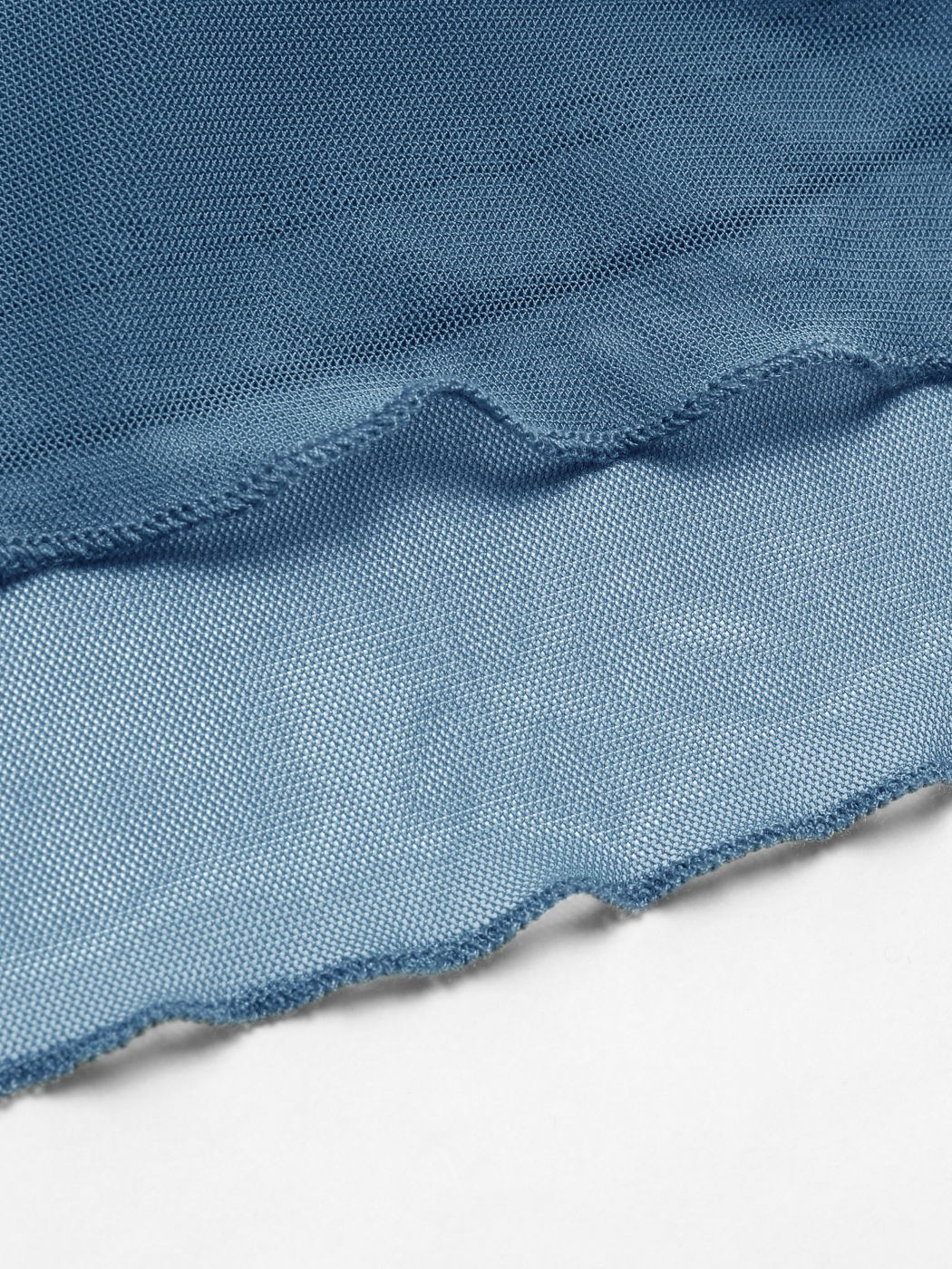 Mini abito a maniche lunghe annodato in rete