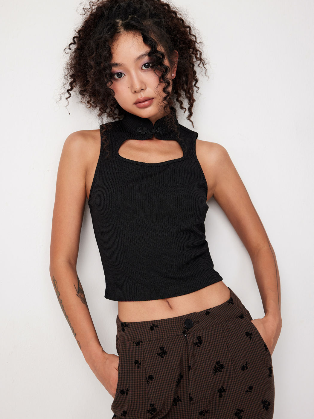 Mandrian Collar Cut Out Crop Tank Top For Daily Casual
