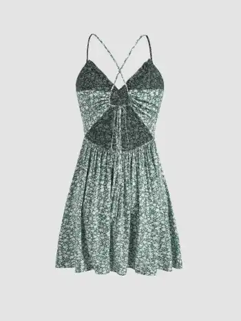 Robe courte en dentelle fleurie sans dos