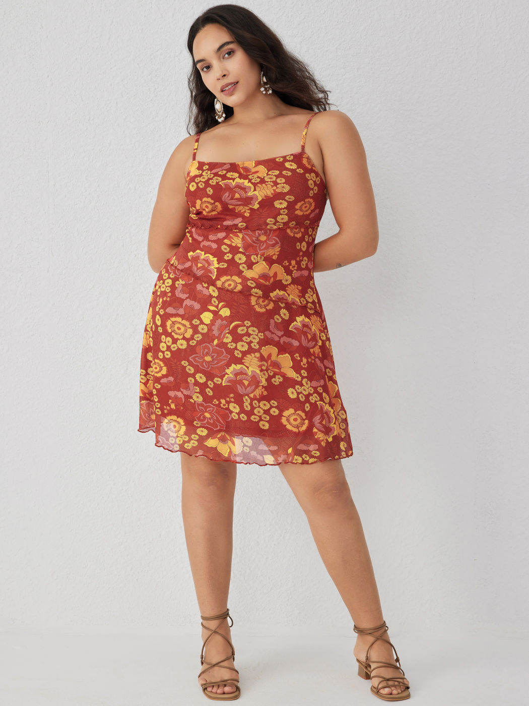 Minikleid aus Netzstoff mit floralem Salatbesatz Kurve & Plus