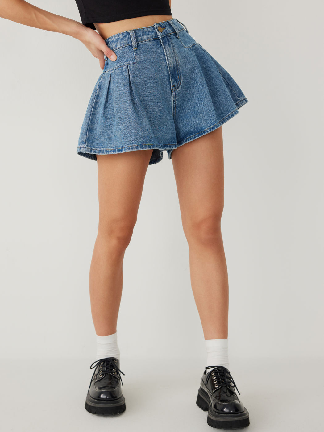 Denim-Shorts mit hoher Taille und weitem Bein