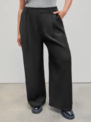 Mittelhohe Faltenhose mit Taschen Kurve & Plus