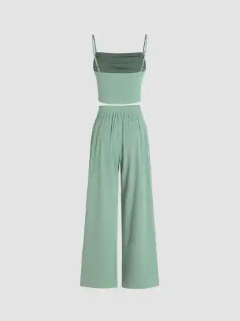 Passendes Set aus Tops mit quadratischem Halsrand und Rüschen und Hose mit elastischem Bund