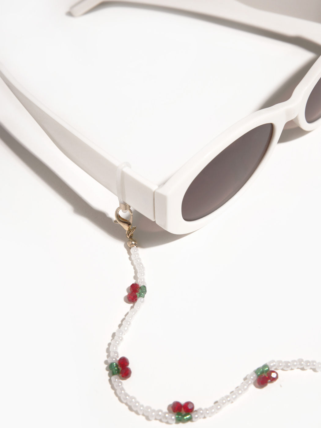 Brillenkette mit Kirschperlen