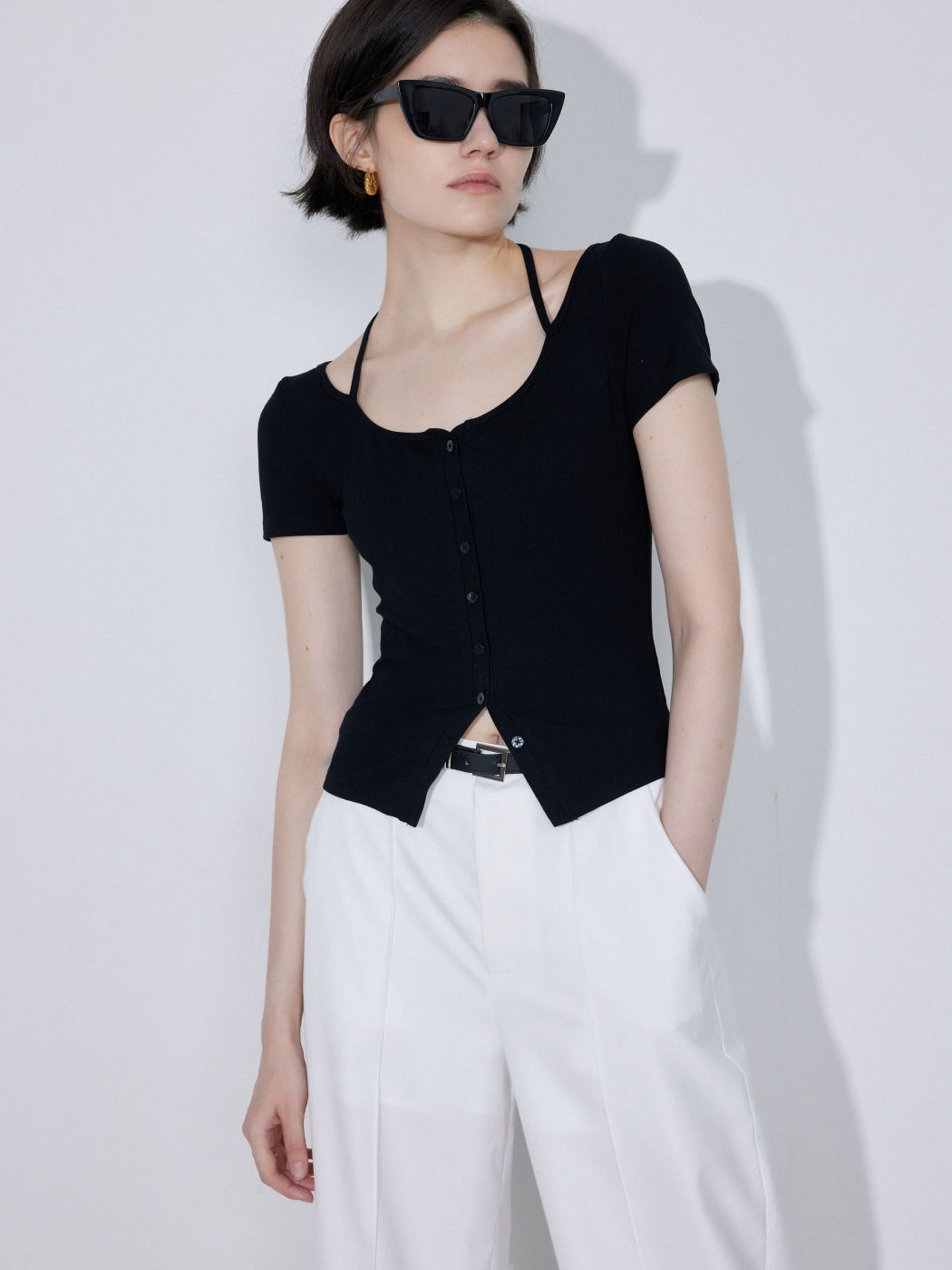 Halter Neck Knopf Kurzärmliges Oberteil