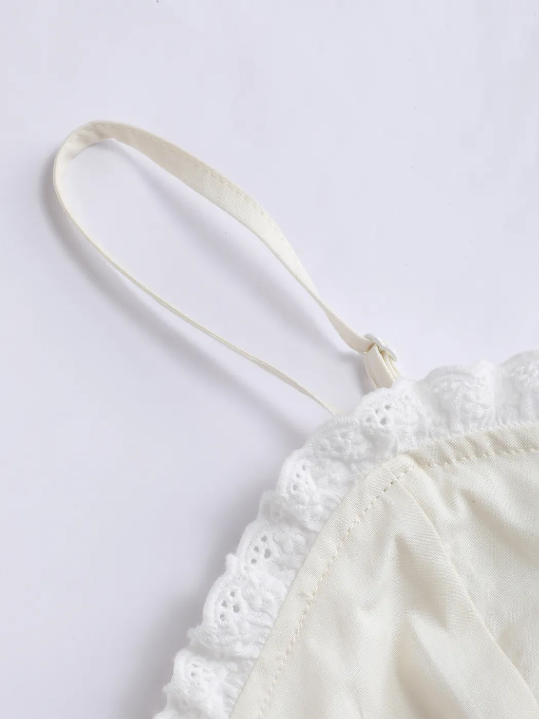  Blumenbesatz Schleifenknoten Crop Tank Top