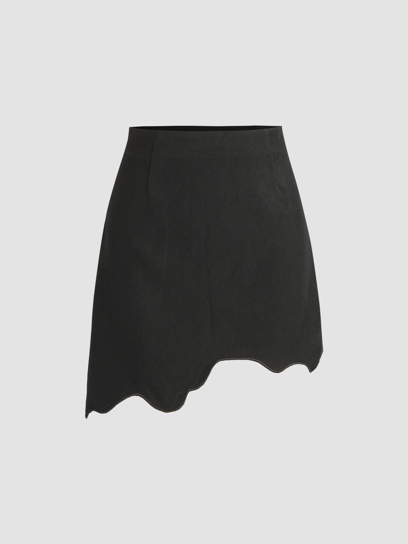 Minijupe asymétrique taille moyenne