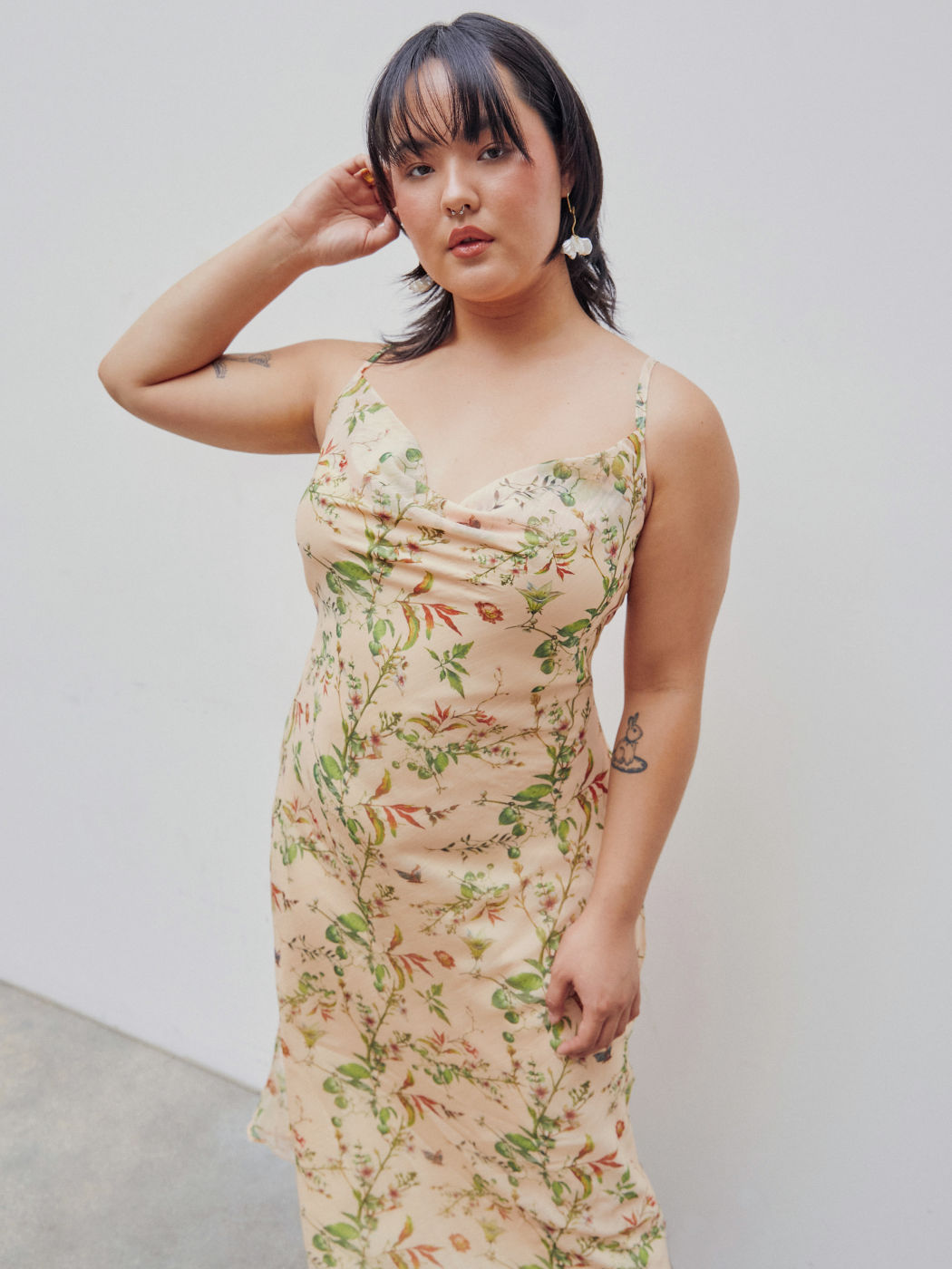 Chiffon-Midikleider im Meerjungfrau-Stil mit Blumenmuster und Wasserfallausschnitt Kurve & Plus