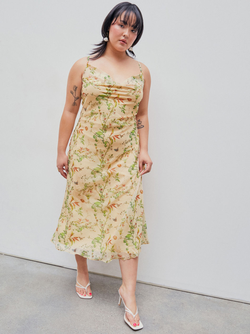 Chiffon-Midikleider im Meerjungfrau-Stil mit Blumenmuster und Wasserfallausschnitt Kurve & Plus