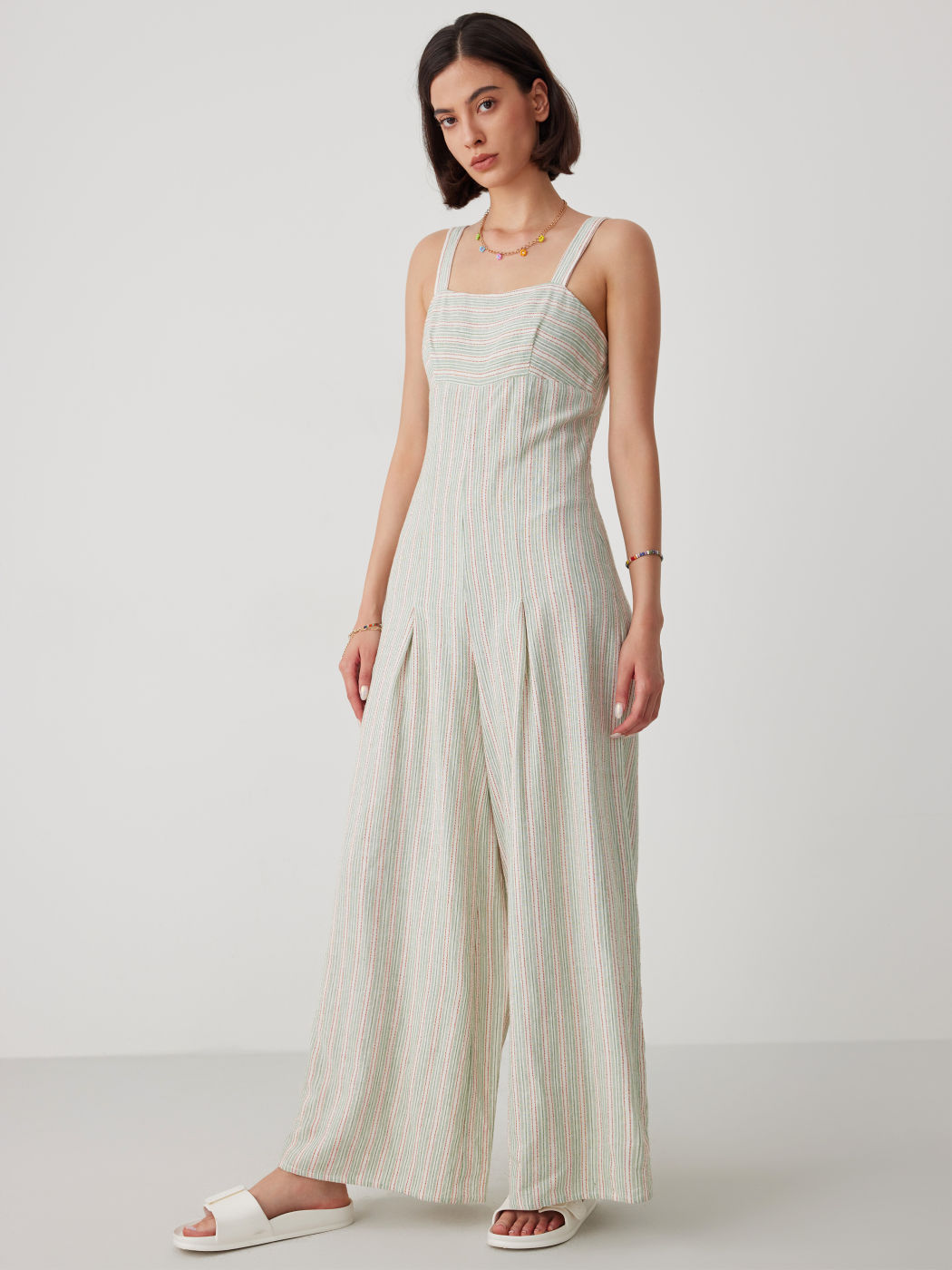 Gestreifter, plissierter Cami-Jumpsuit mit quadratischem Ausschnitt