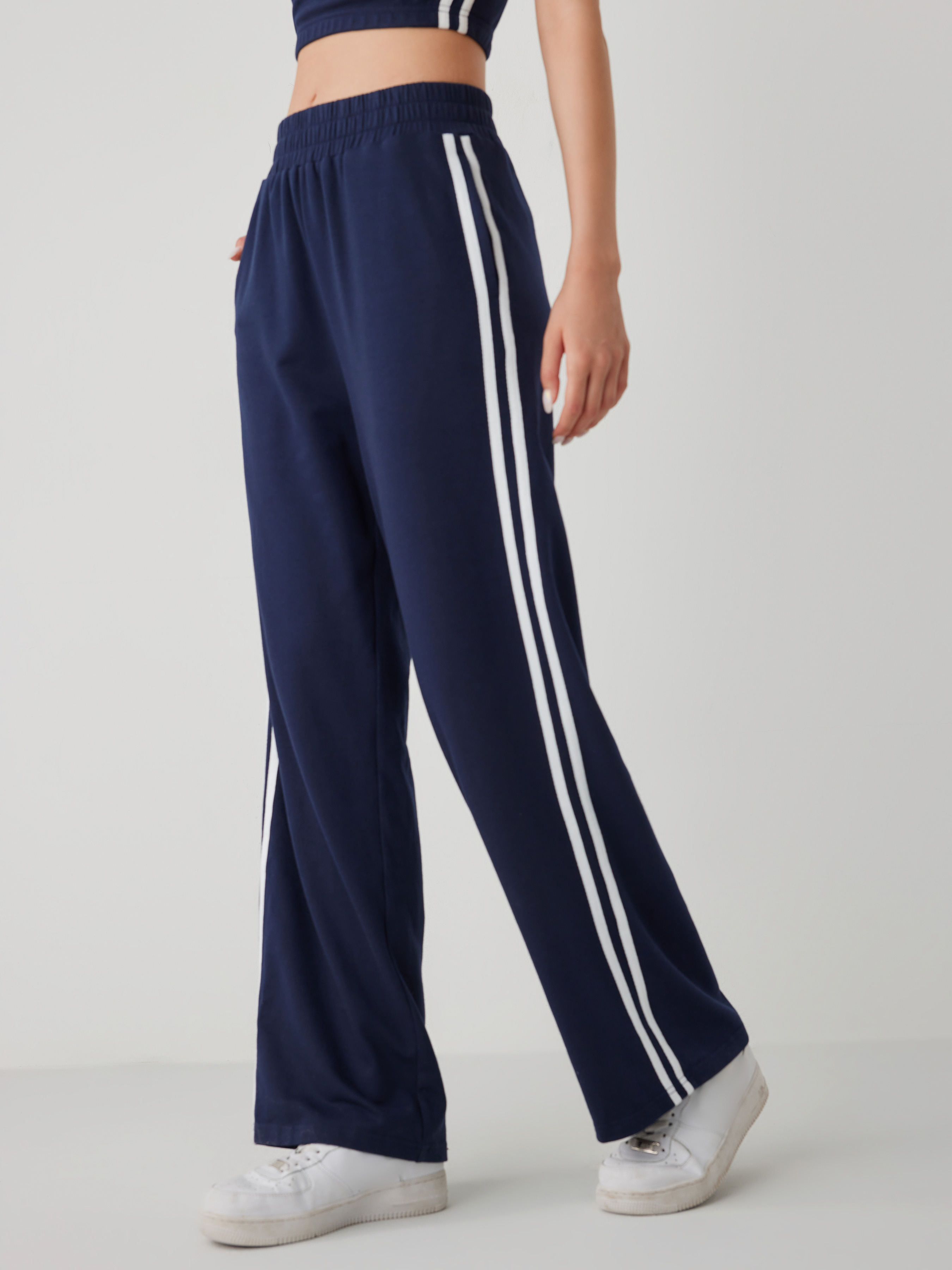 Pantalon de survêtement à taille élastique et bordures contrastées