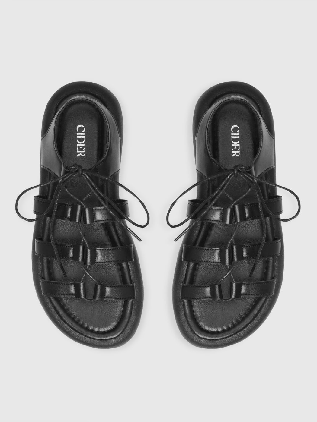 Flache Sandalen mit Knöchelschnürung