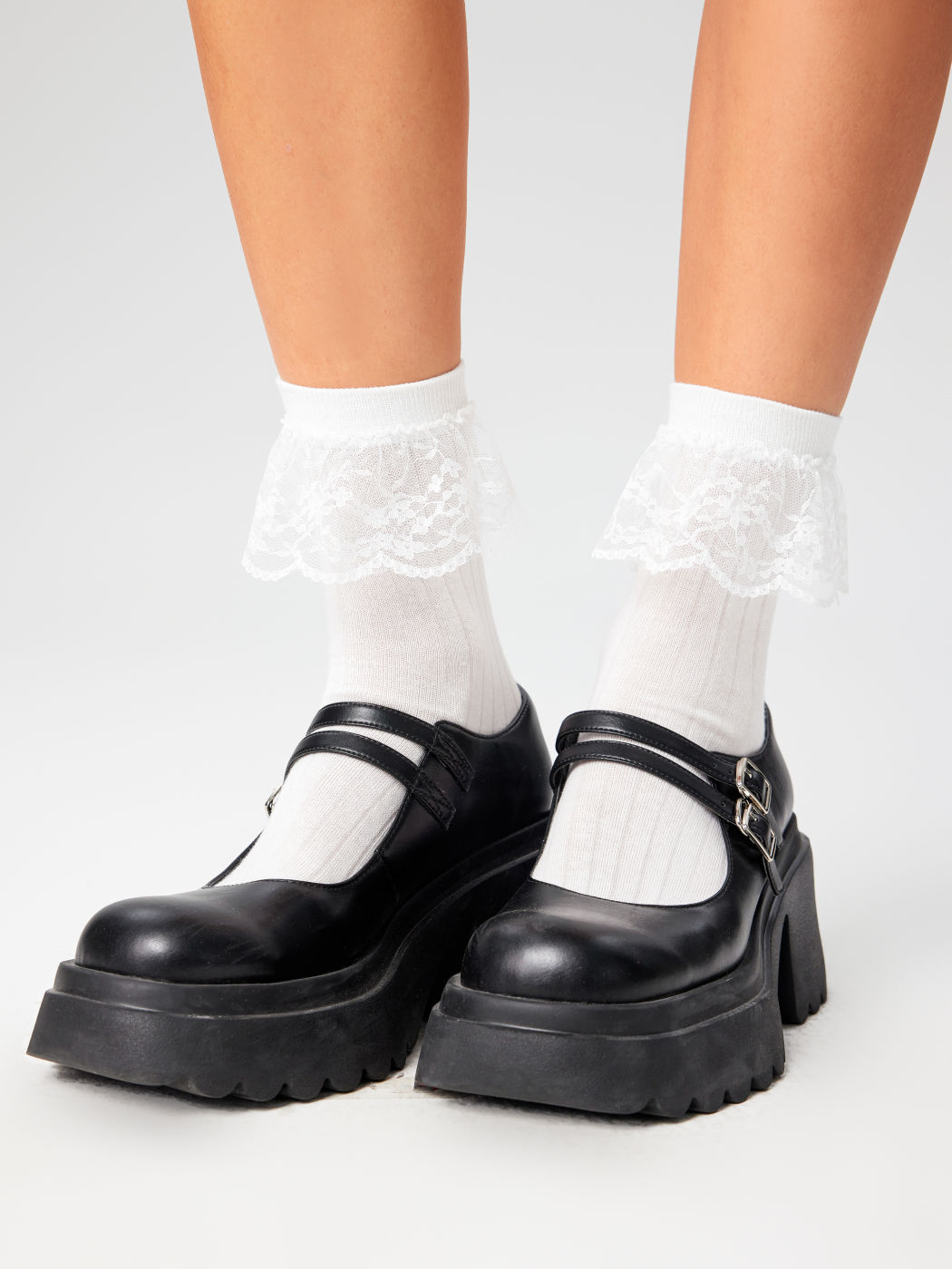 Lace Crew Socks