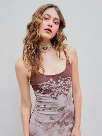Robe mi-longue camisole graphique en tulle à encolure en U