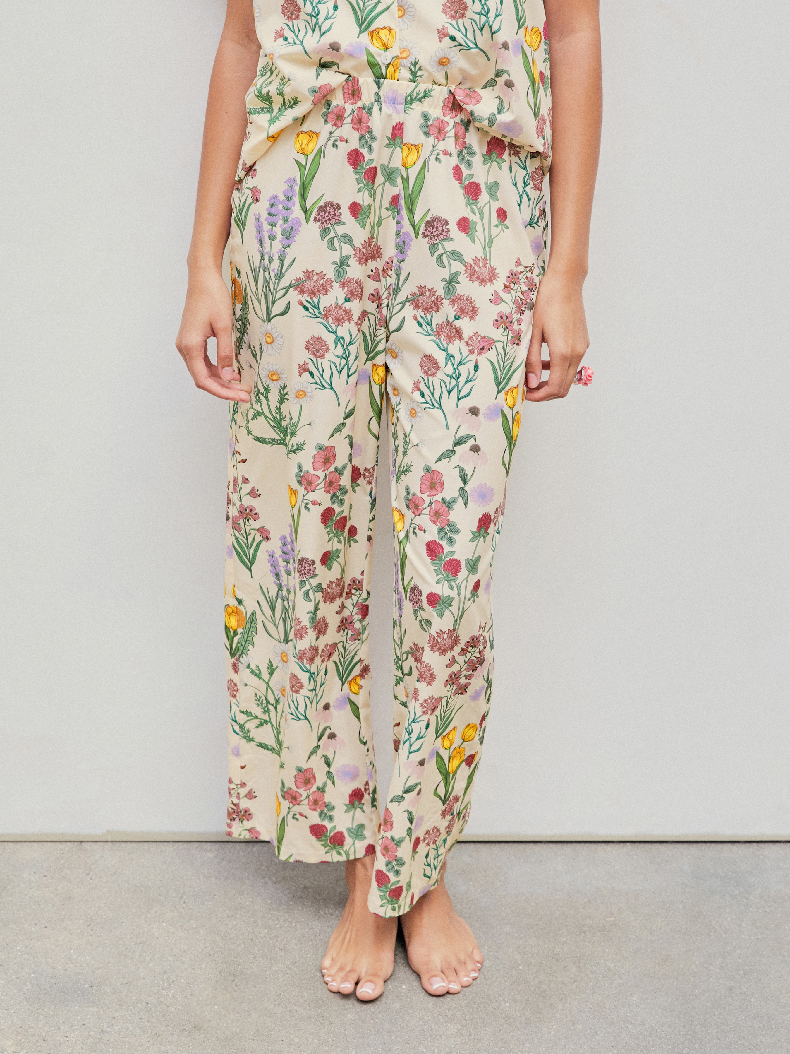 Beige Floral Cotton Print Pants – MONDO Menswear
