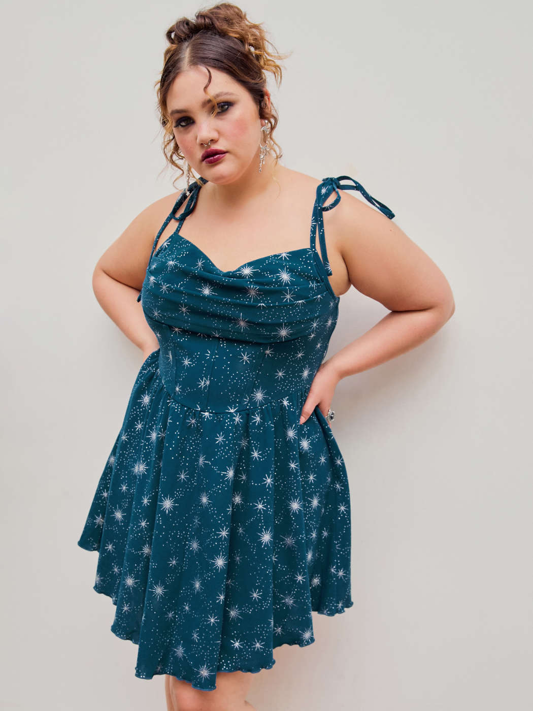 Curve Plus Star Pattern Square Neck Tie Shoulder Geometric Mini