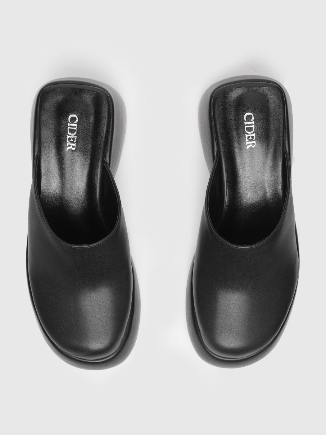 Solid, klobige Slingback-Absätze