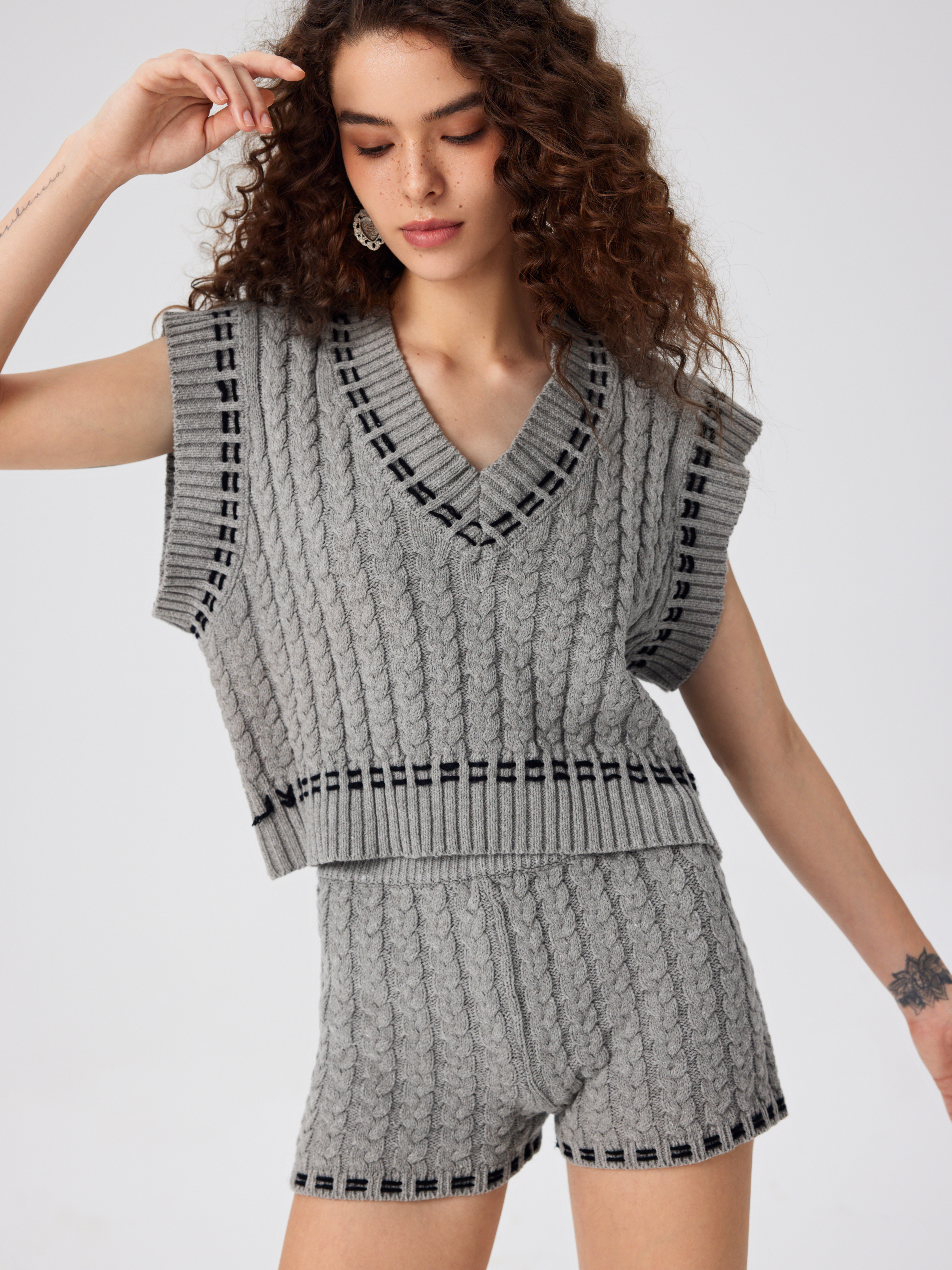 ニット・セーター IONSEOUL Atelie damage V-neck short sleeves knitwear JE1196 2025 Women Summer Knitted Shirt V Neck Short Sleeve Pullover