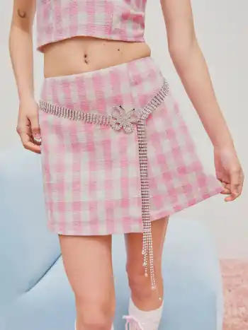 Karierter asymmetrischer Minirock mit mittlerer Taille