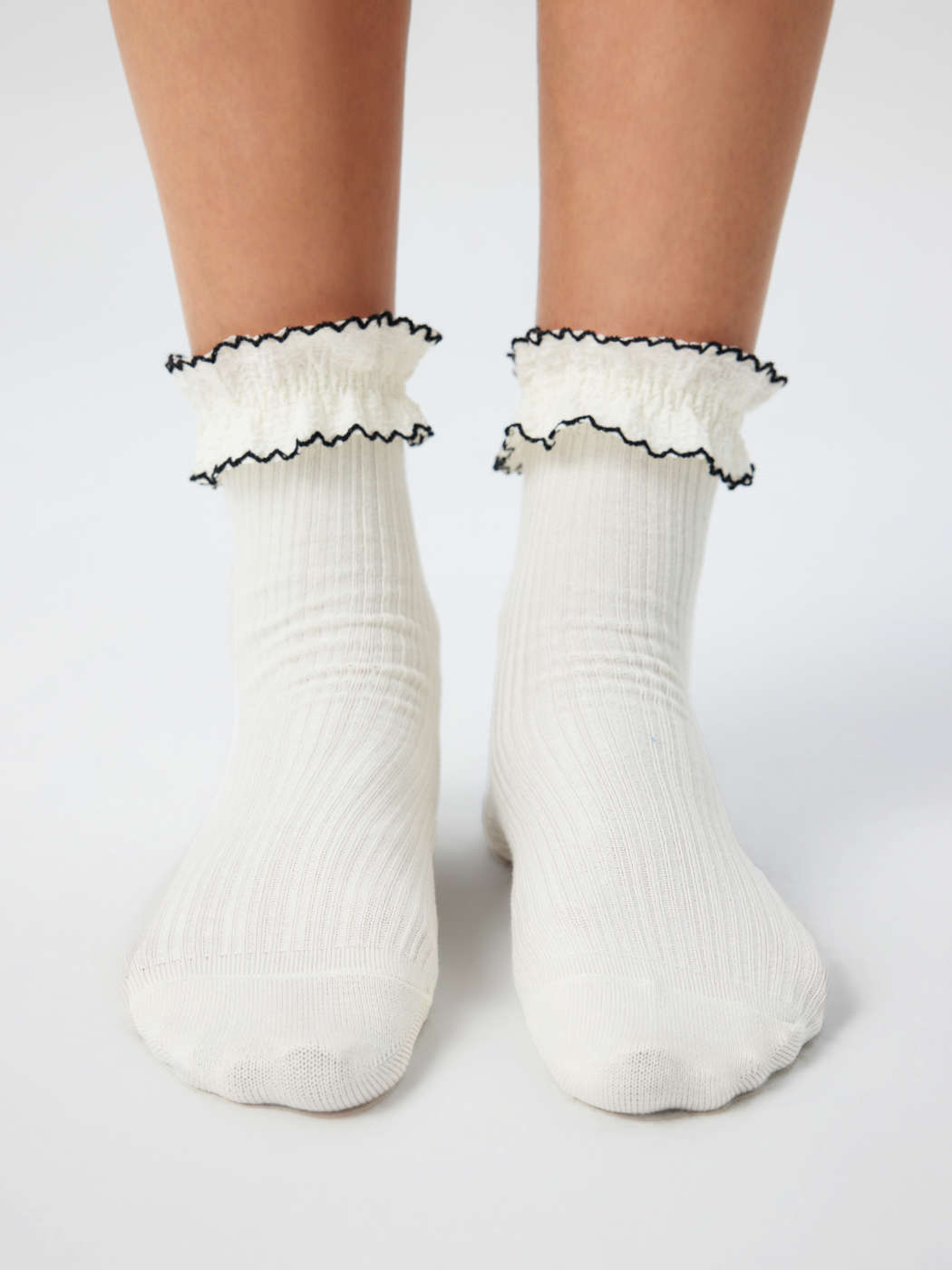 Contrast-ruffle ankle socks, Simons, Shop Women's Socks Online