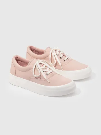 Low-Top-Schnürsneaker