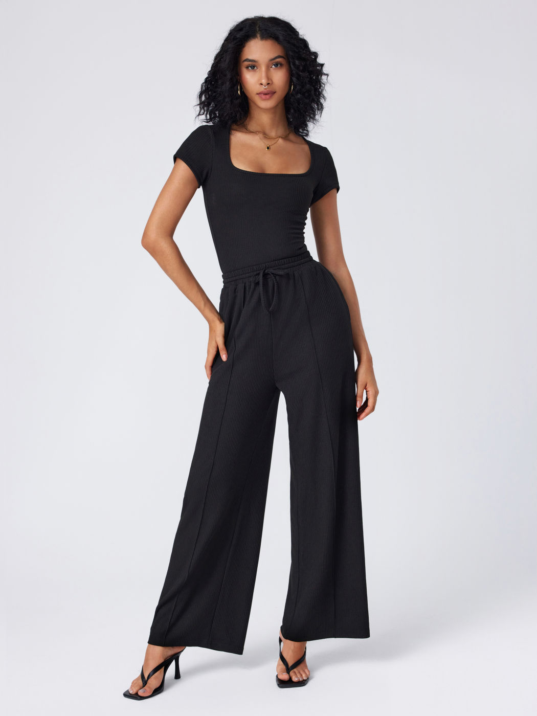 U-Ausschnitt Bodysuit & Elastische Taille Weite Beinhosen Set