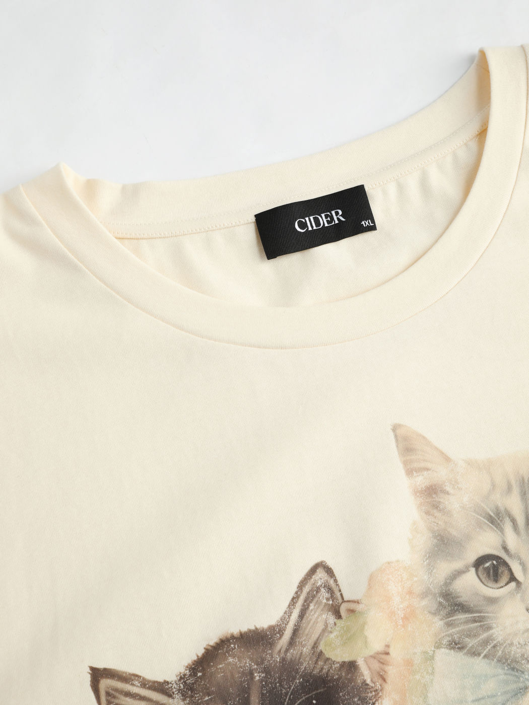 Jersey-Kurzarm-T-Shirt mit rundem Ausschnitt und Tiermotiv Kurve & Plus